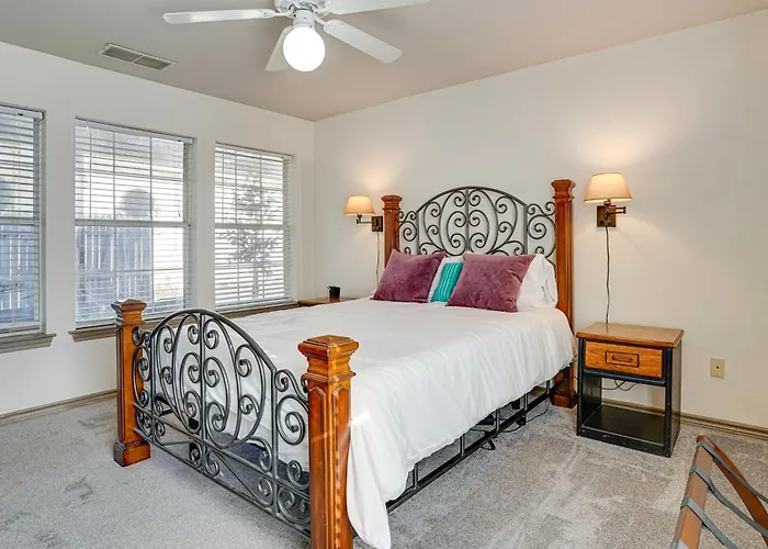 Walk To Shops: Centrally Located Worth