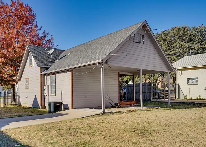 Walk To Shops: Centrally Located Worth Hébergement de vacances Fort Worth
