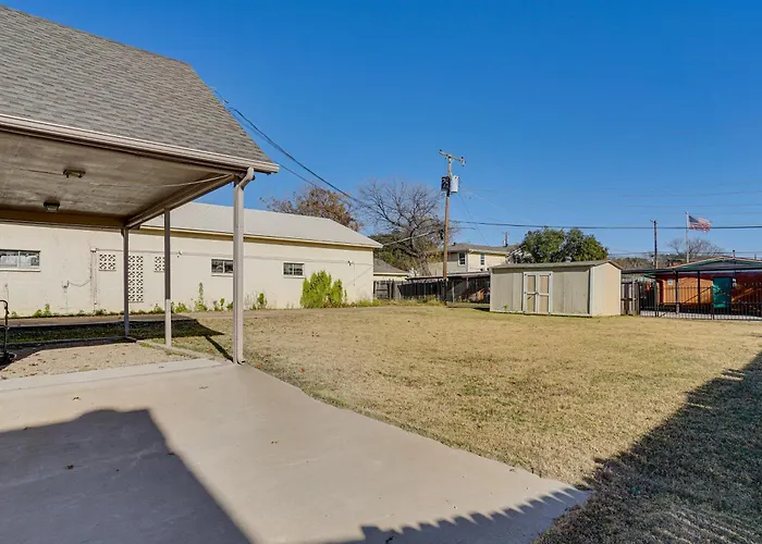 Walk To Shops: Centrally Located Worth Hébergement de vacances Fort Worth
