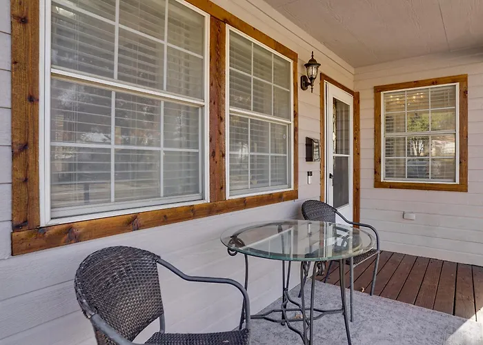 Walk To Shops: Centrally Located Worth * Fort Worth